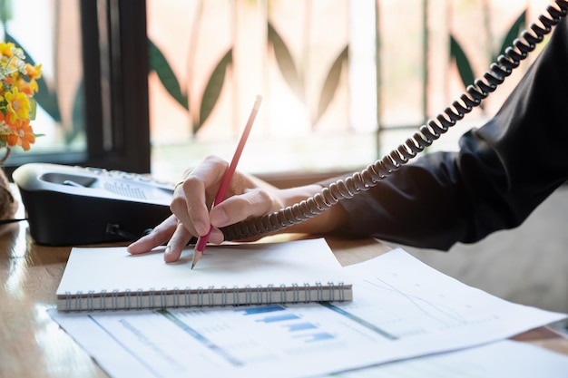 Jak napisać prosty biznes plan, który przyciągnie uwagę inwestora?