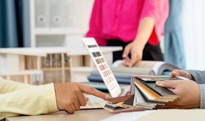 Jak pozyskać klientów na meble w lokalnej społeczności?