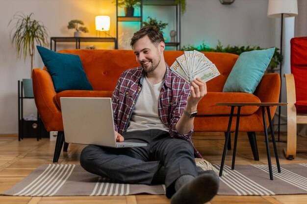 Jak dorobić do pensji w internecie i na co zwrócić uwagę?